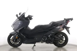 TMAX 560