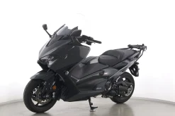 TMAX 560