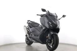 TMAX 560