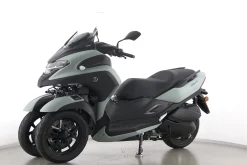 TRICITY 300