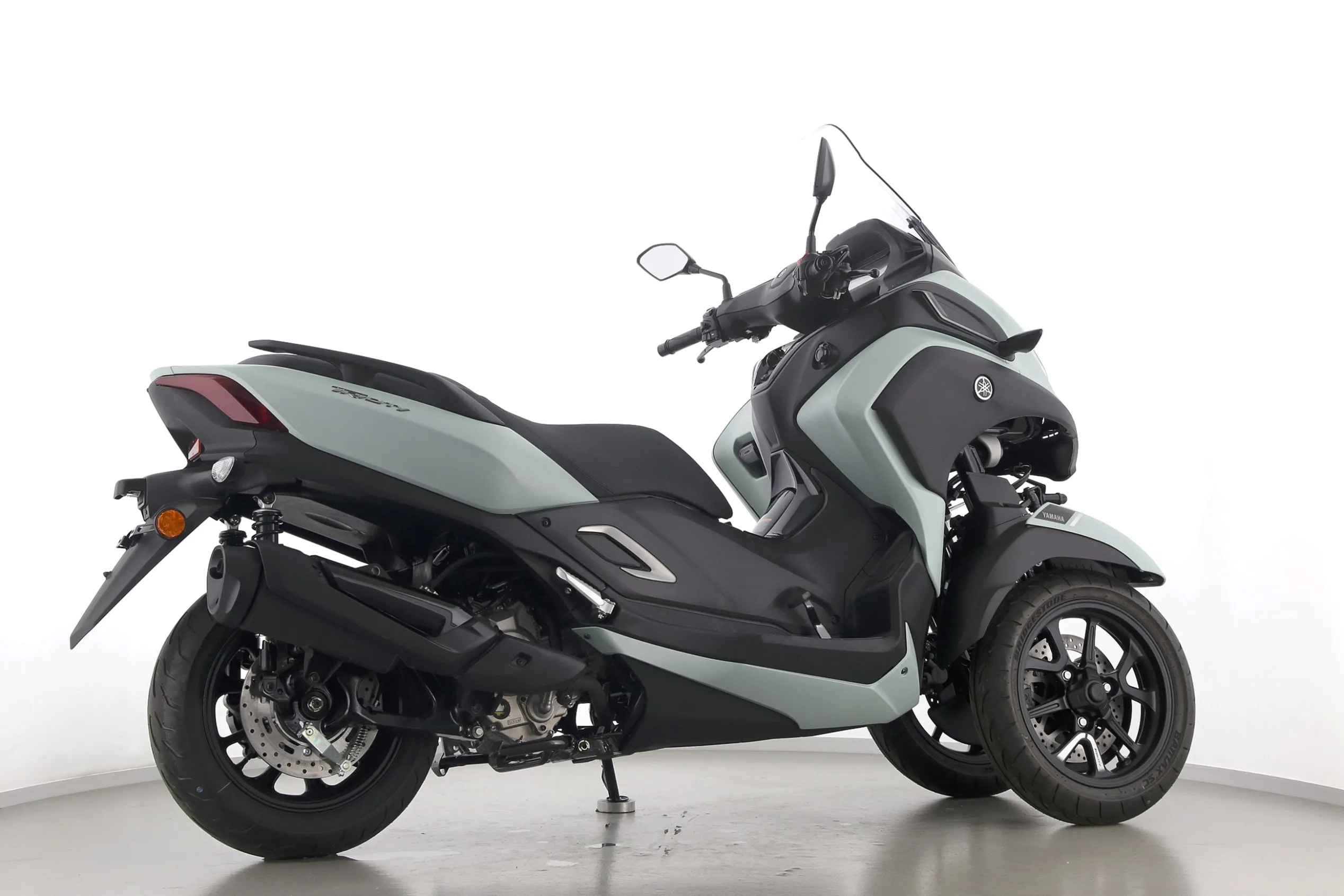 TRICITY 300