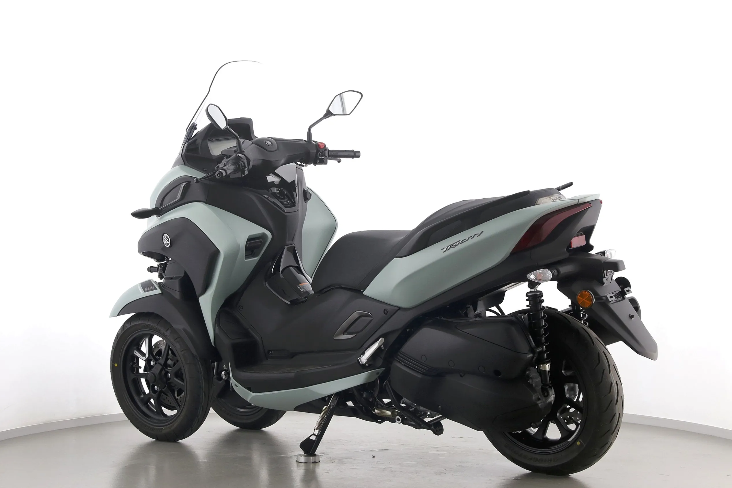 TRICITY 300