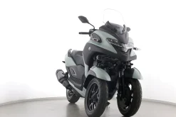 TRICITY 300