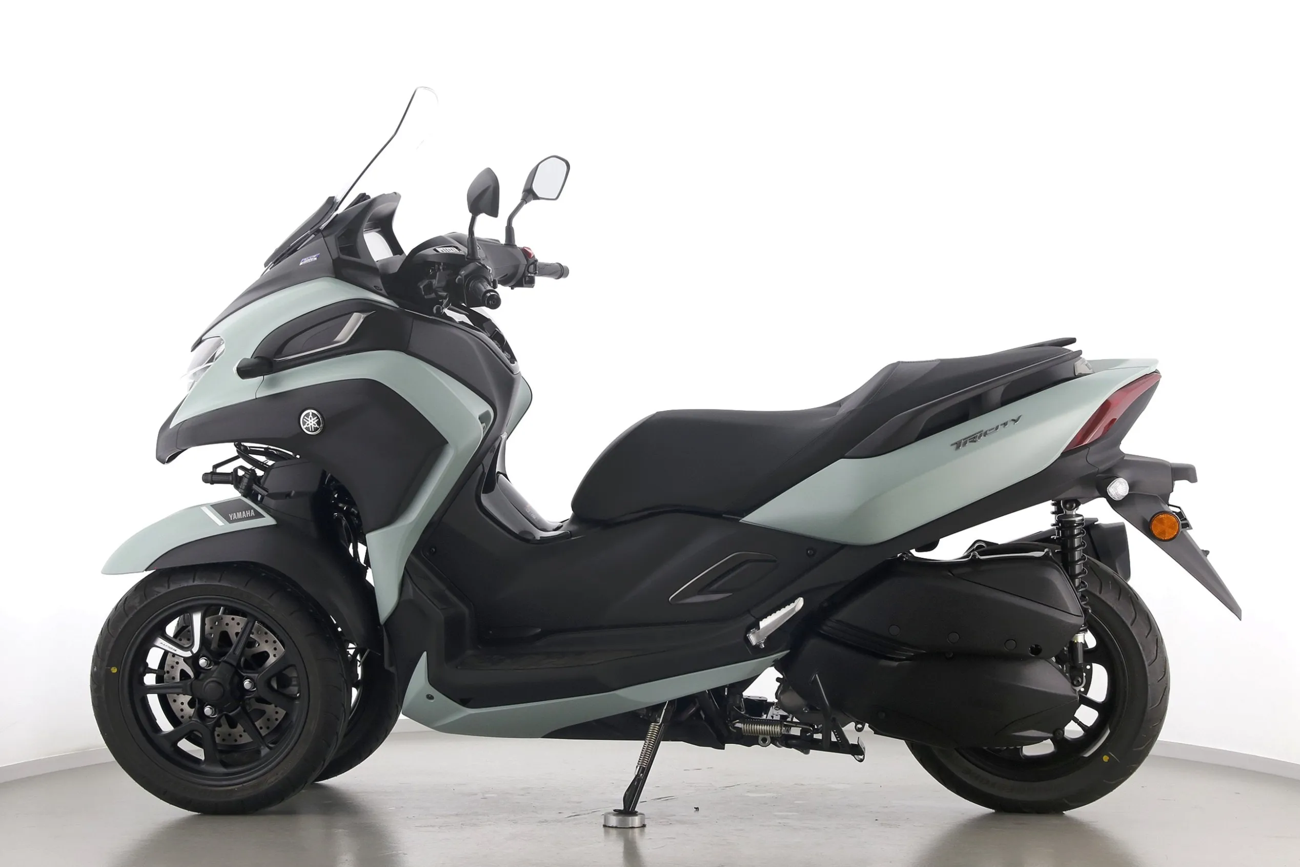 TRICITY 300