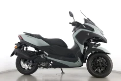 TRICITY 300