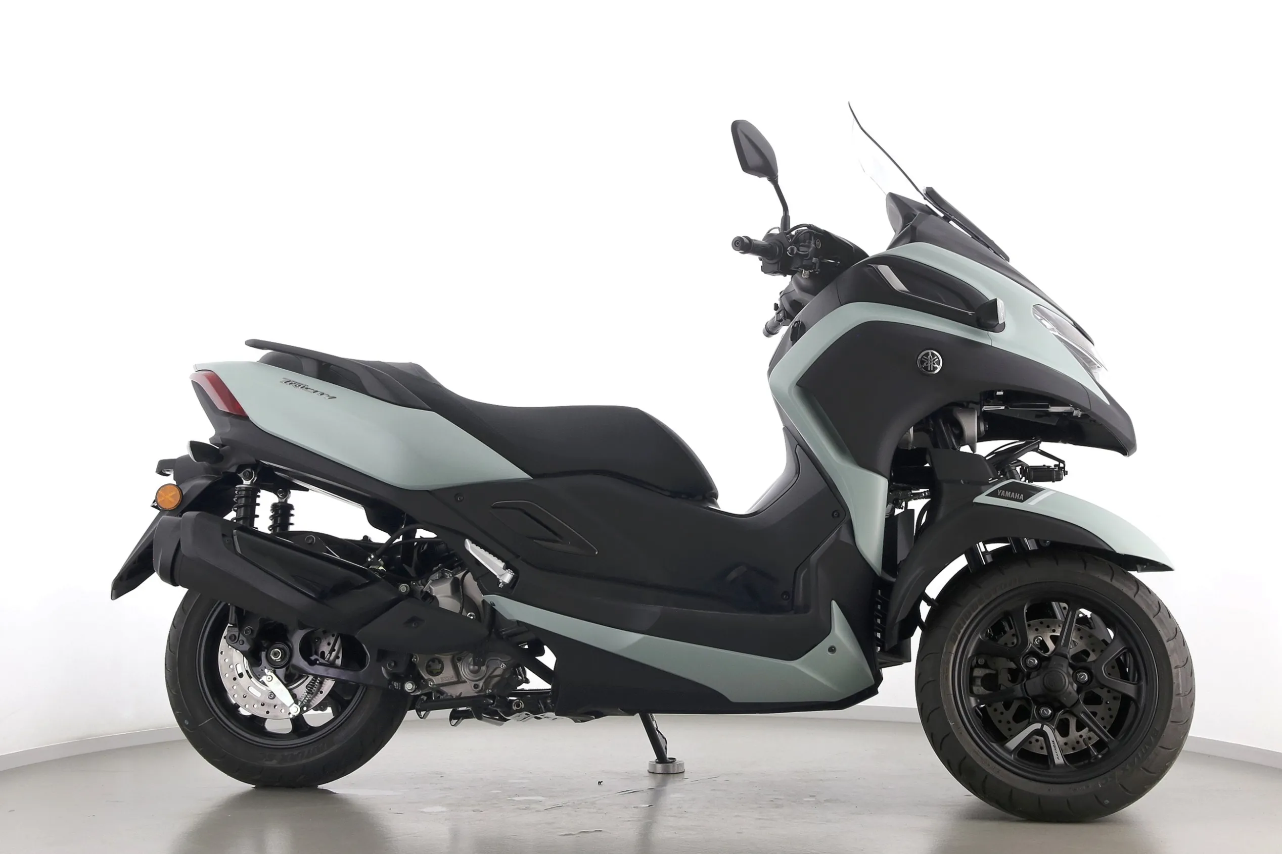 TRICITY 300