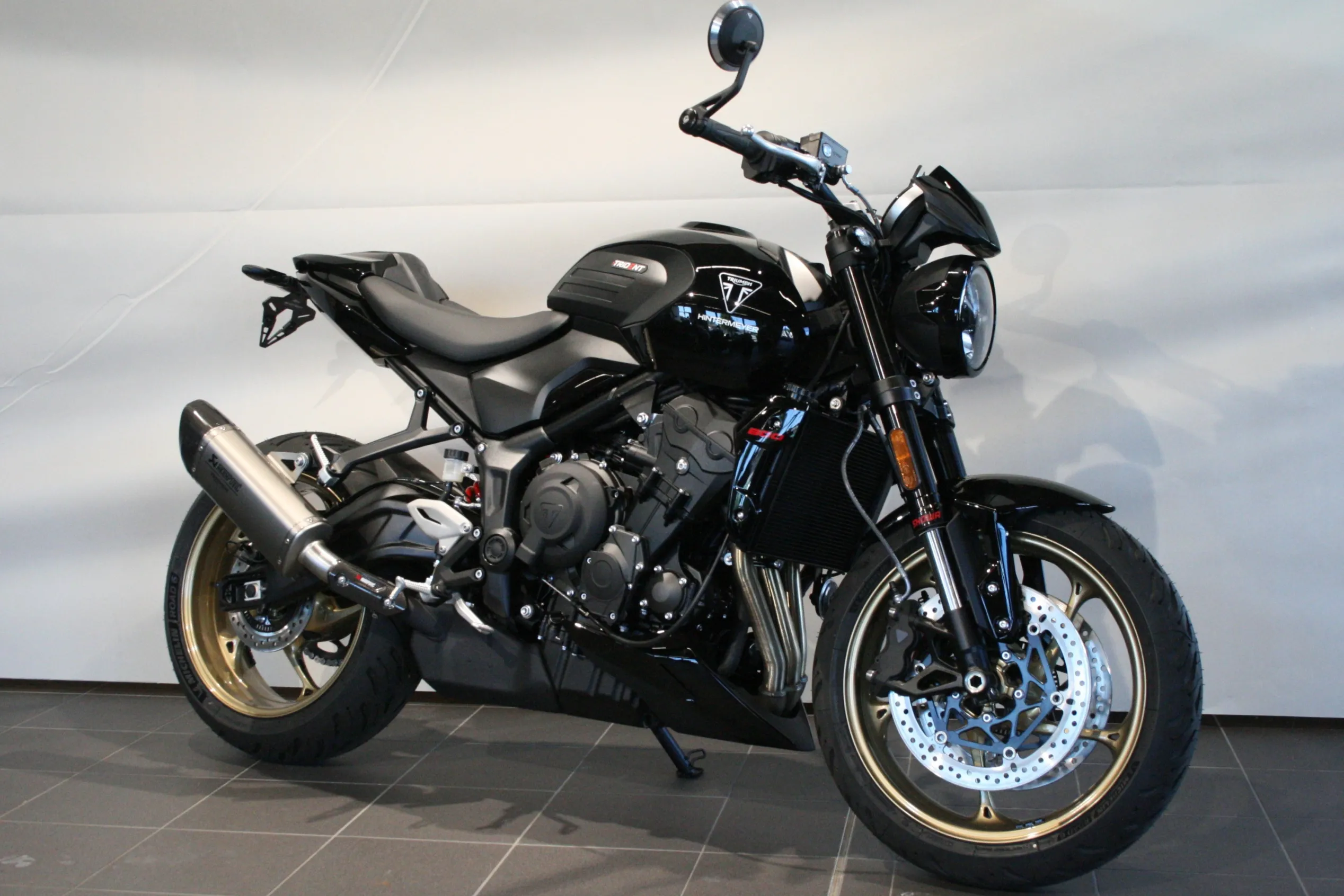TRIDENT 800 LLC
