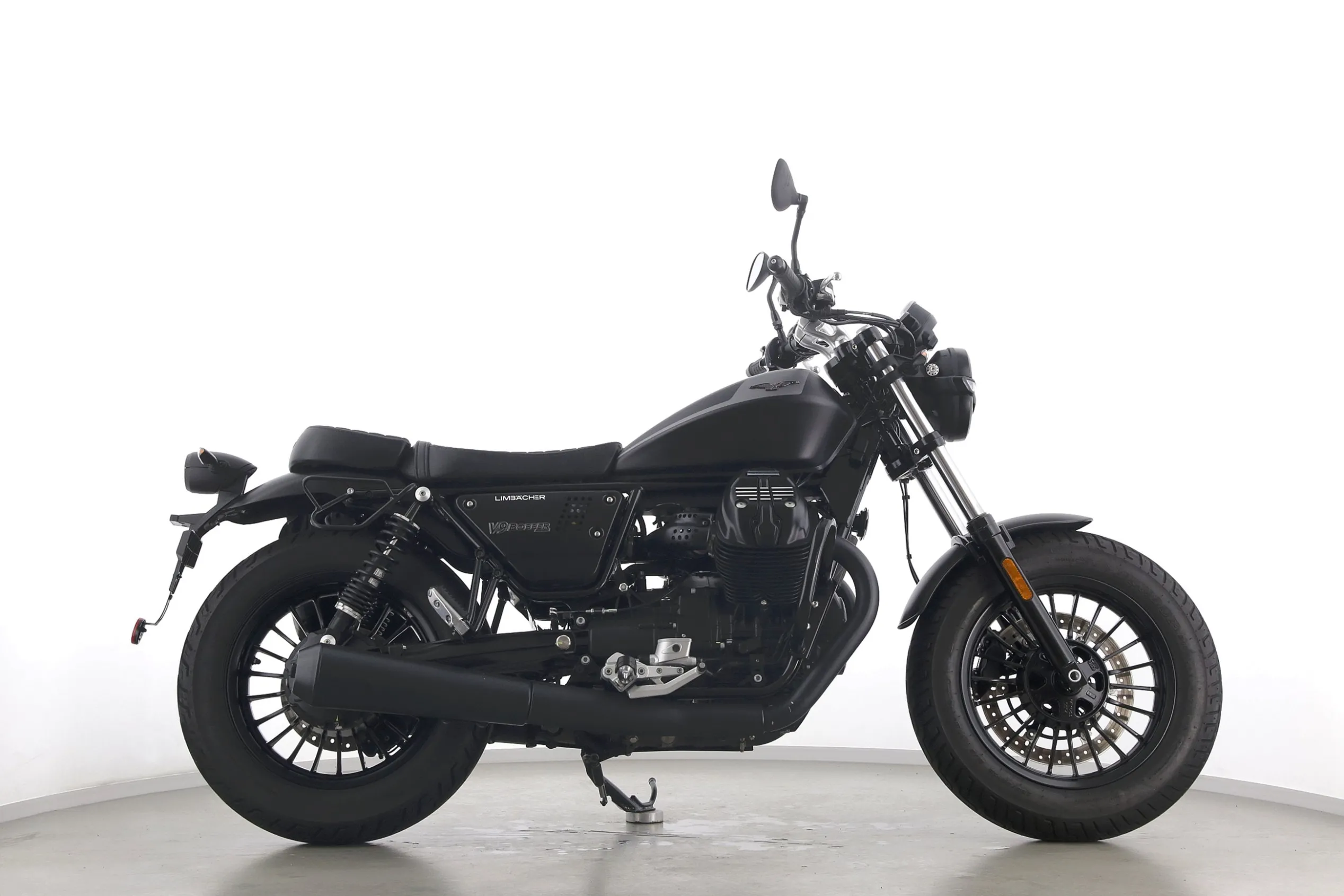 V9 BOBBER