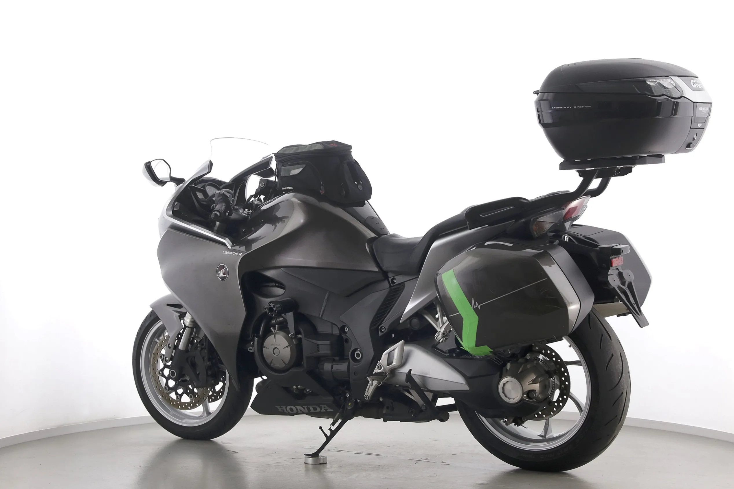 VFR 1200 F DCT