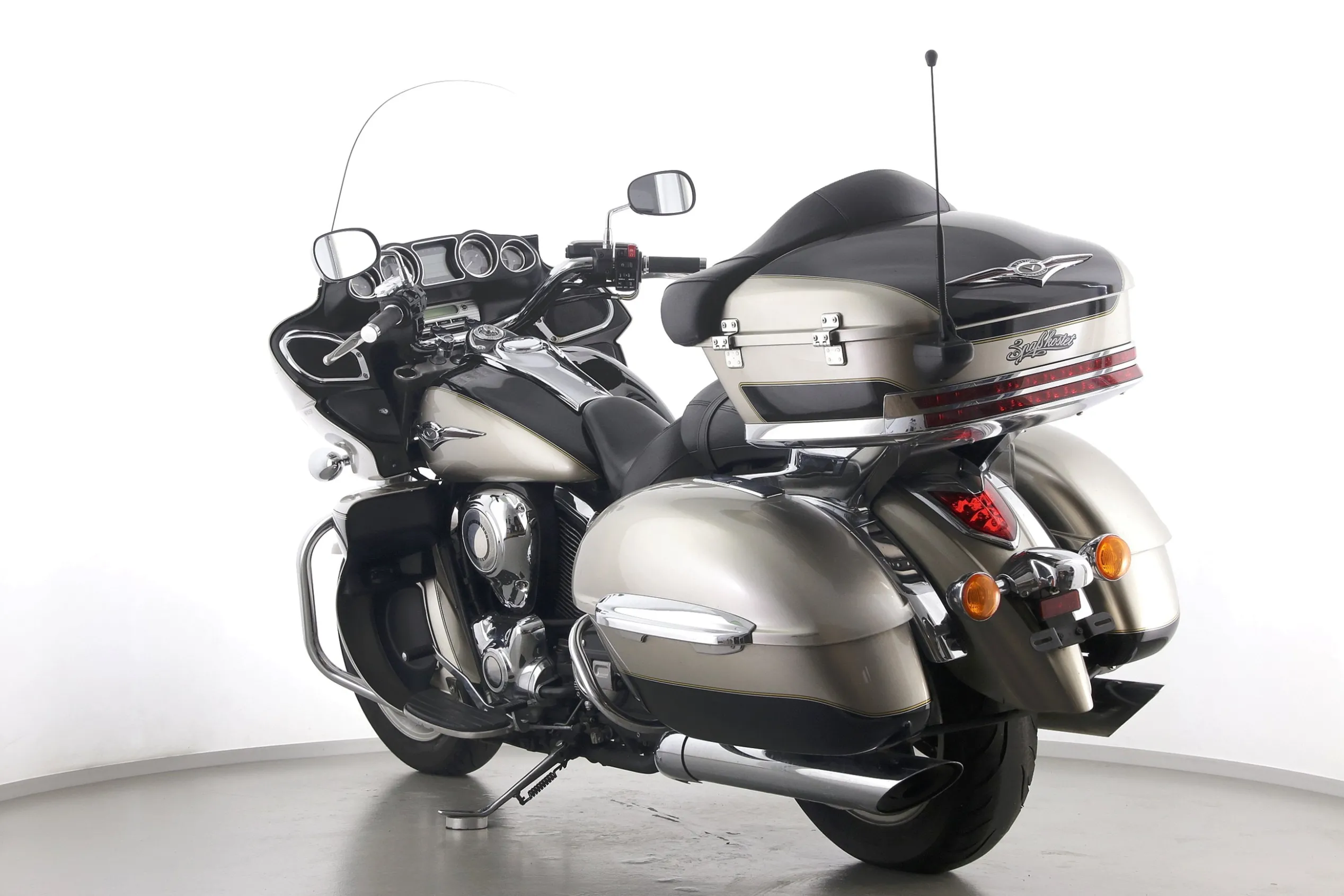 VN 1700 VOYAGER