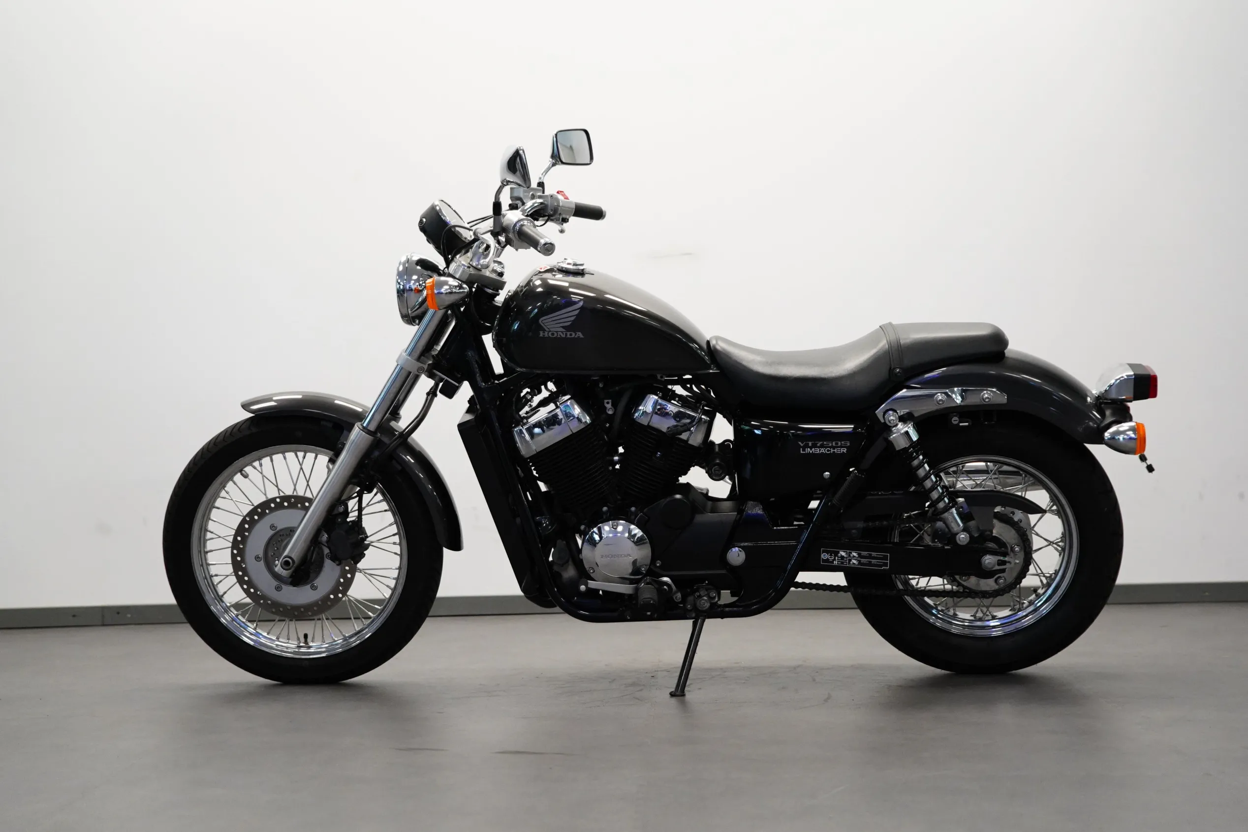 VT 750 S