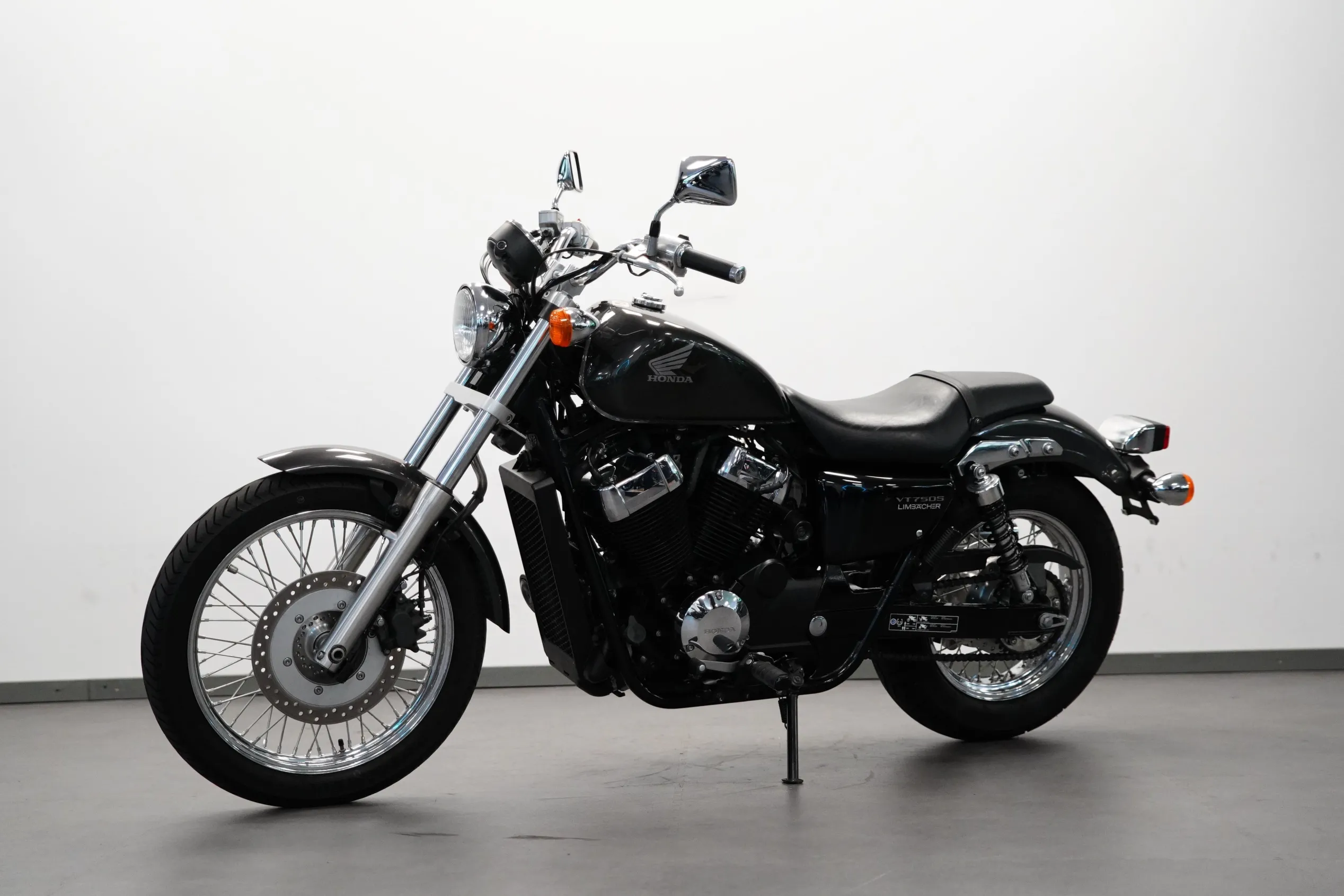 VT 750 S