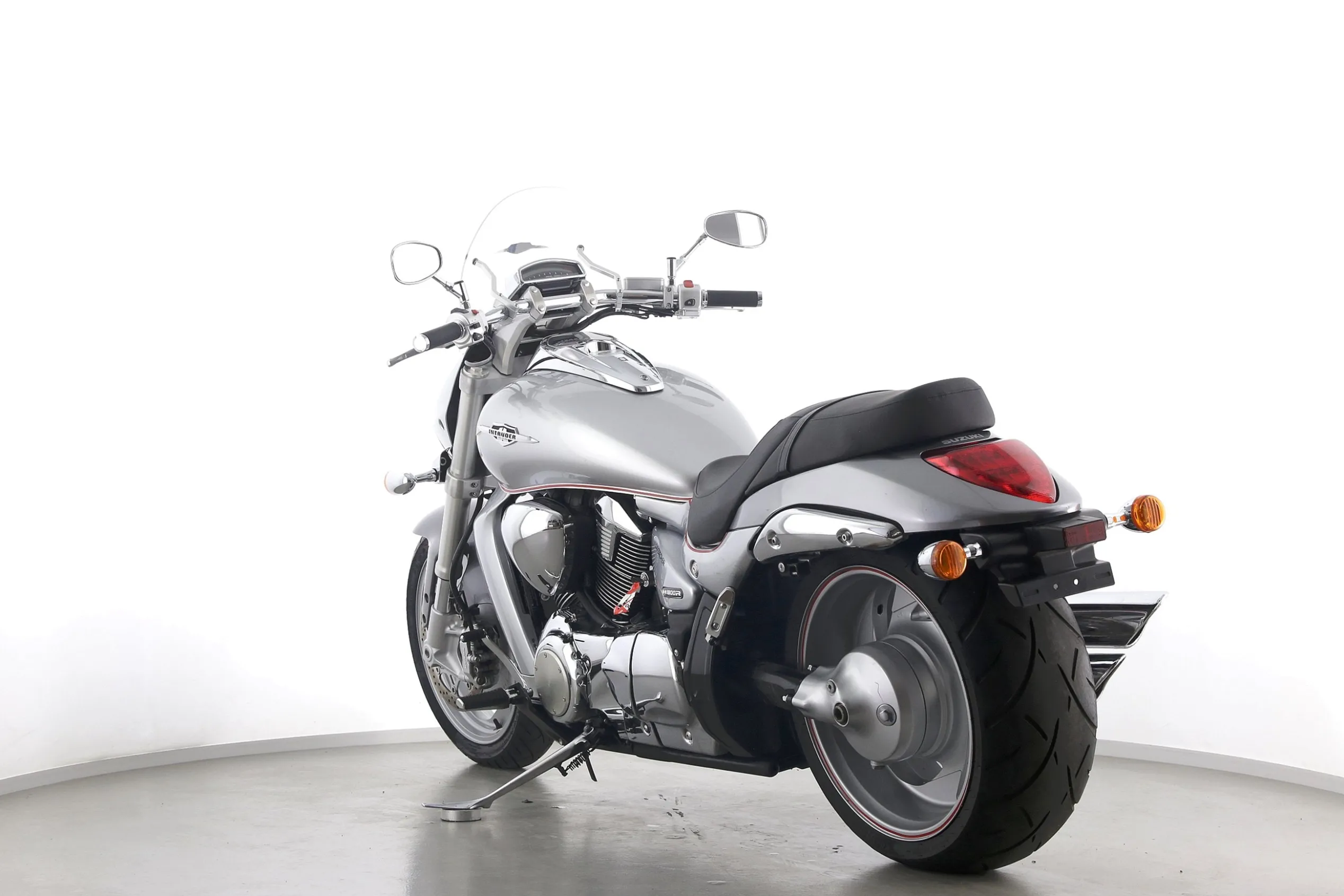 VZR M 1800 R INTRUDER