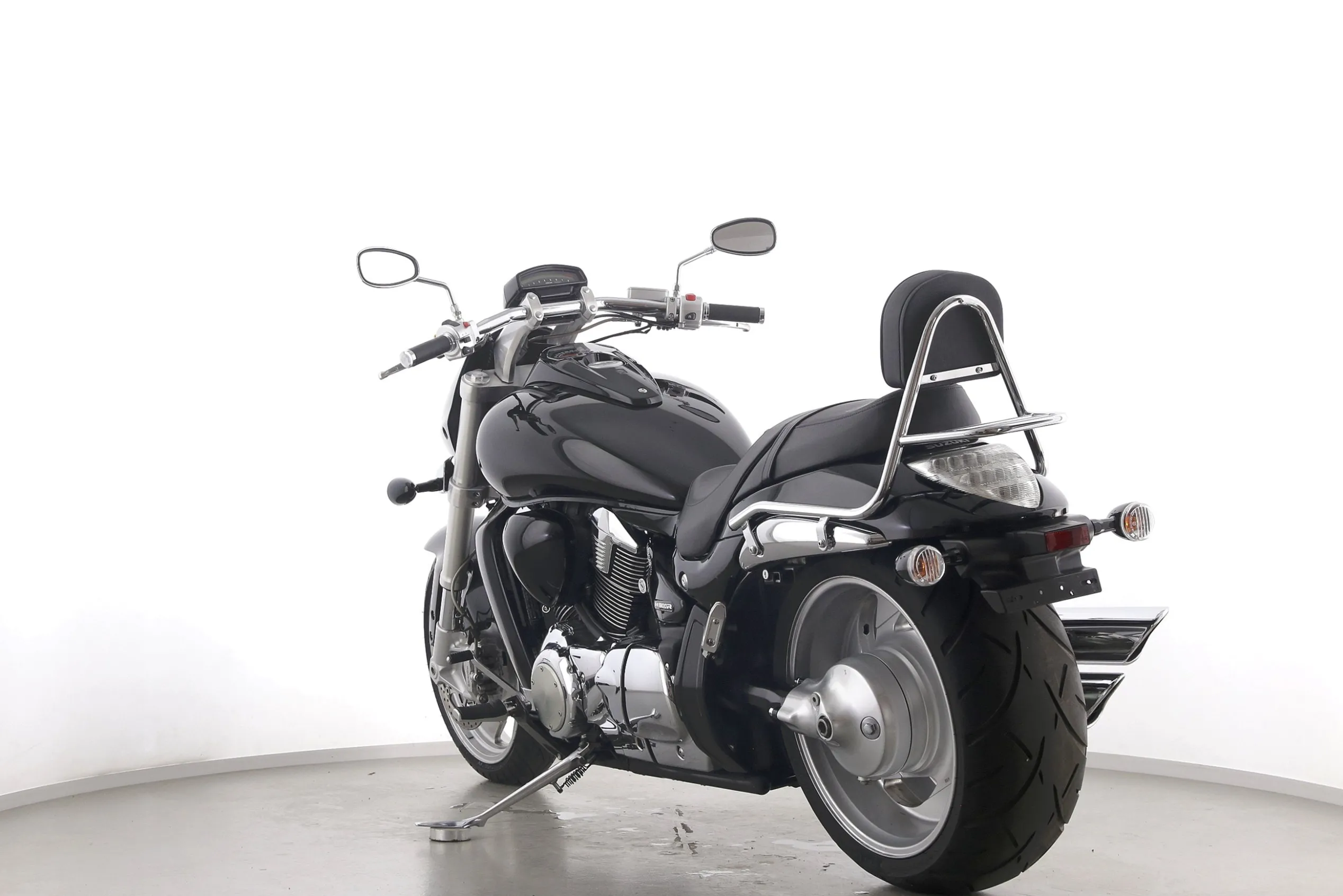 VZR M 1800 R INTRUDER