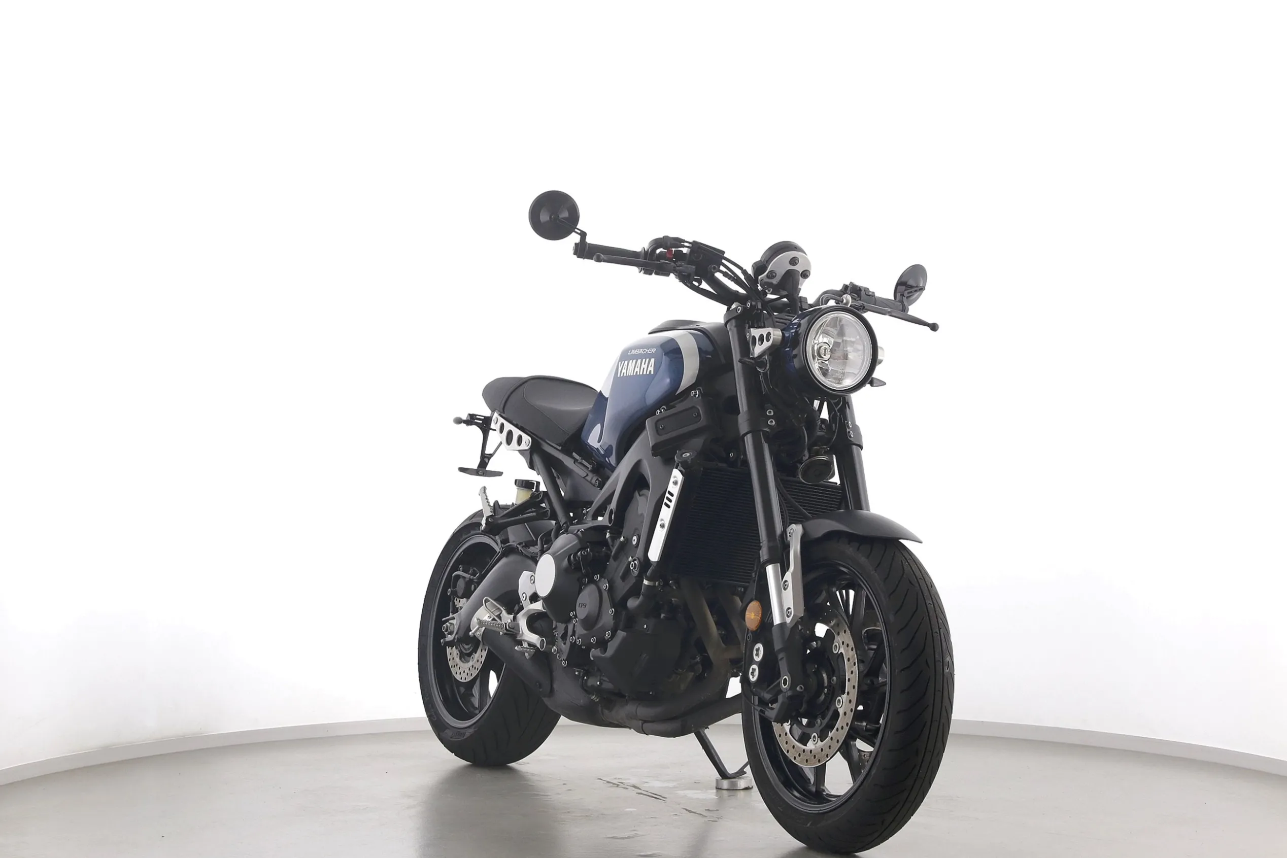 XSR 900