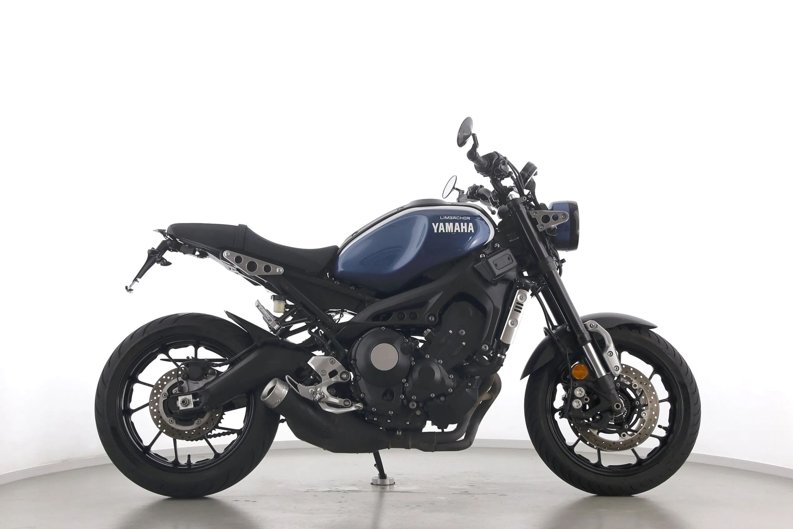 XSR 900