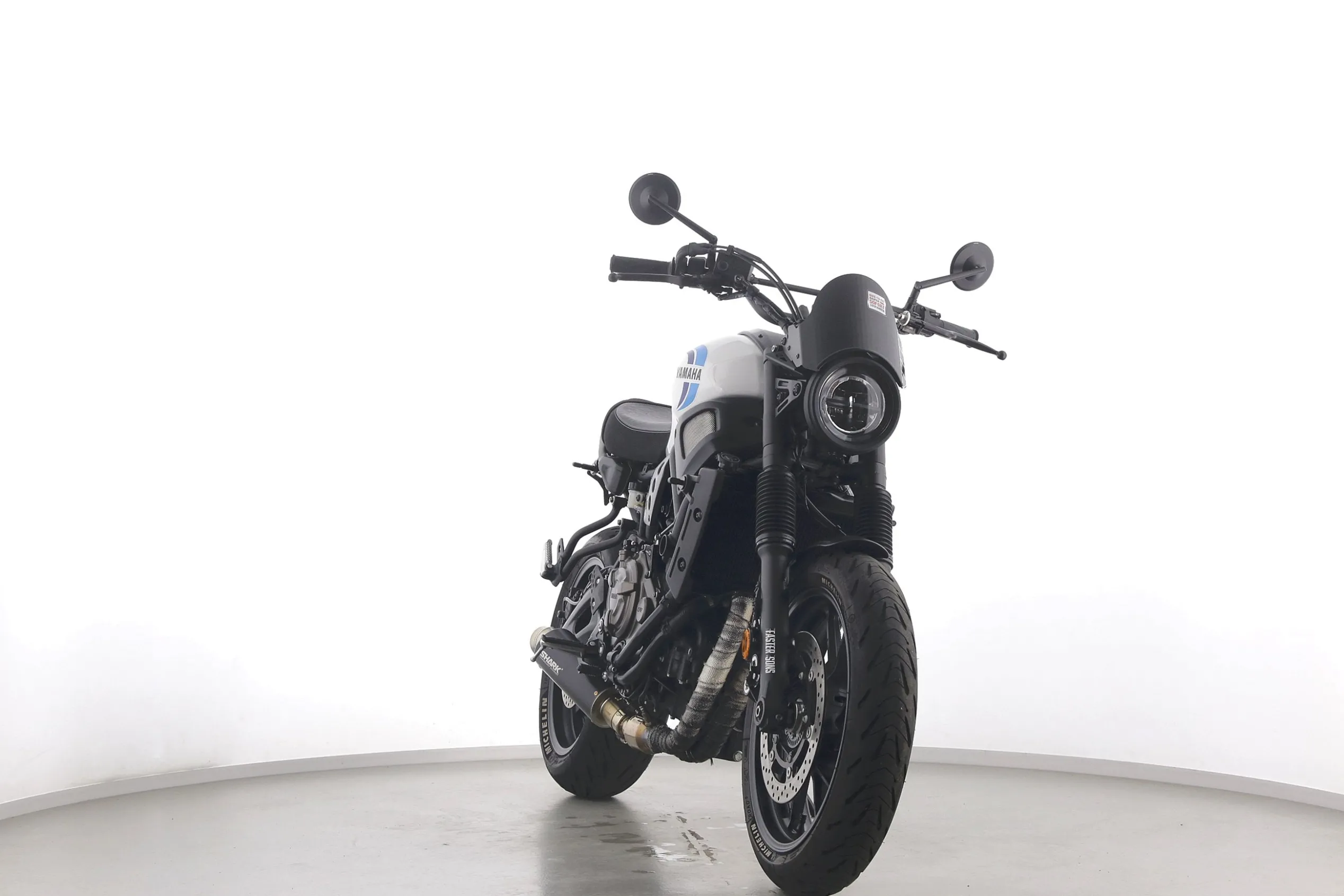 XSR700