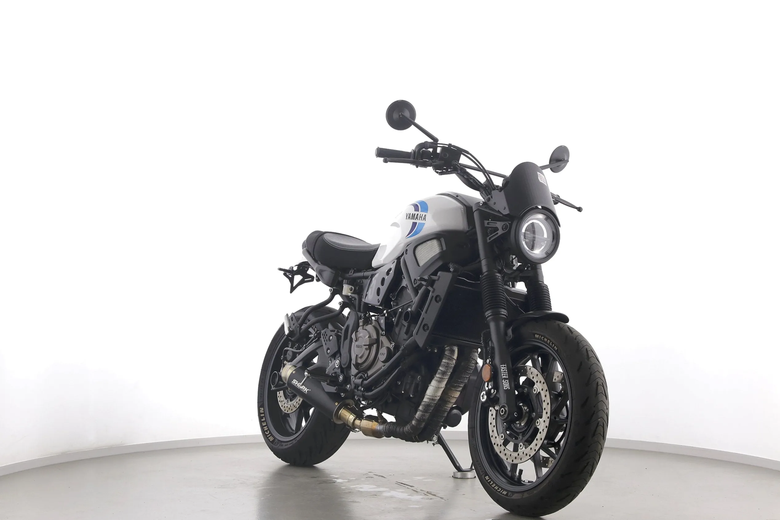 XSR700