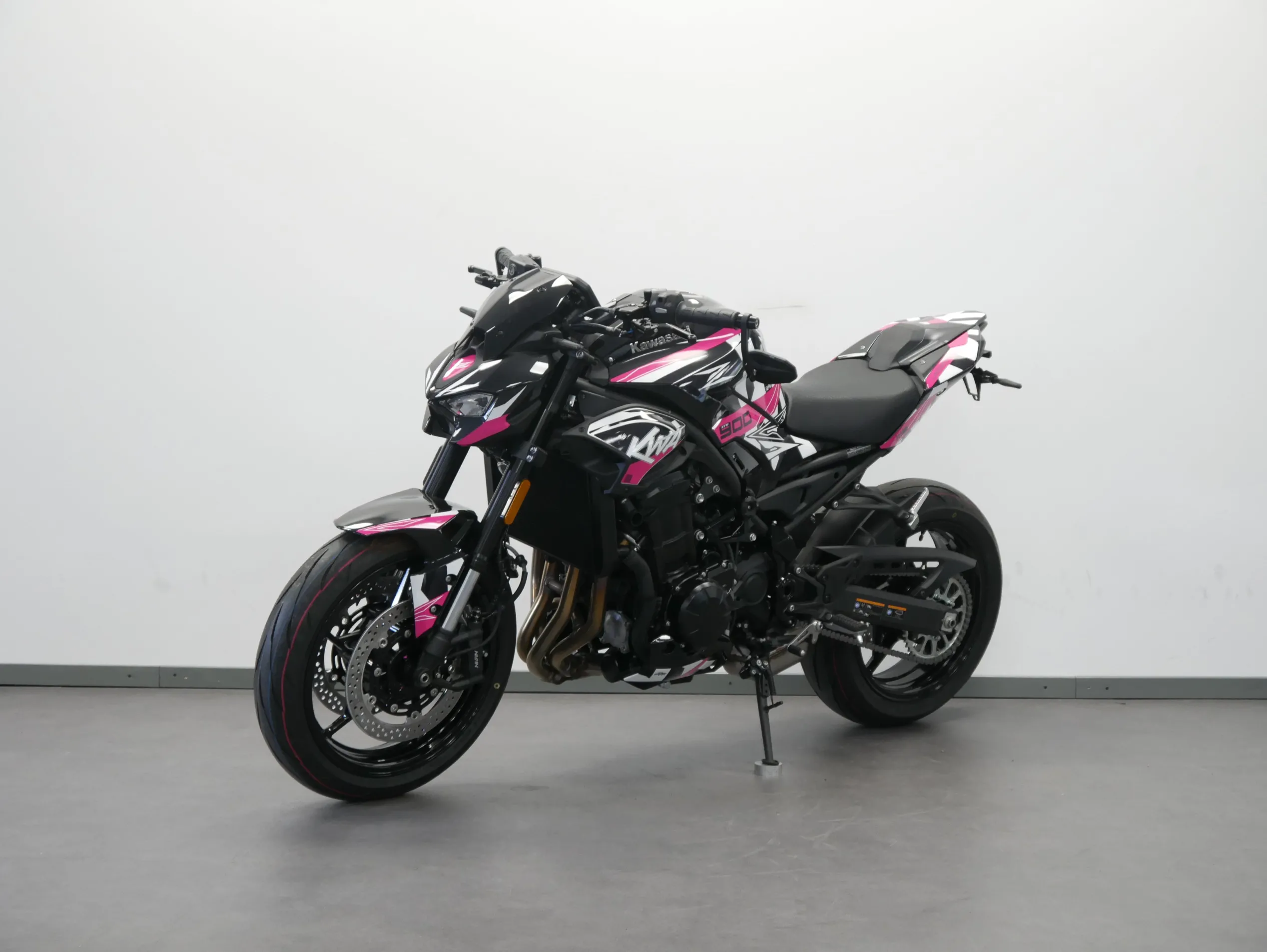 Z 900 LLC