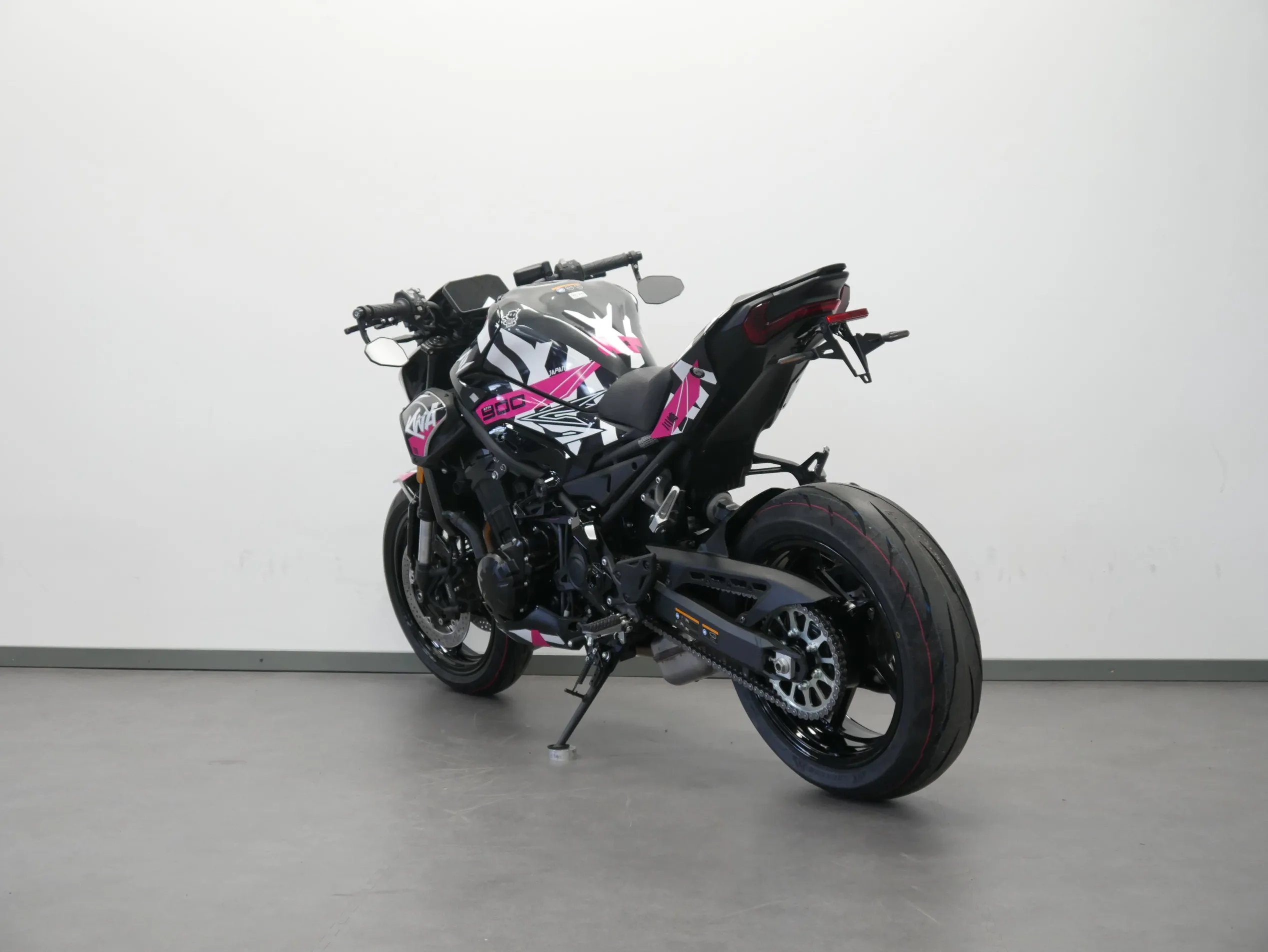 Z 900 LLC