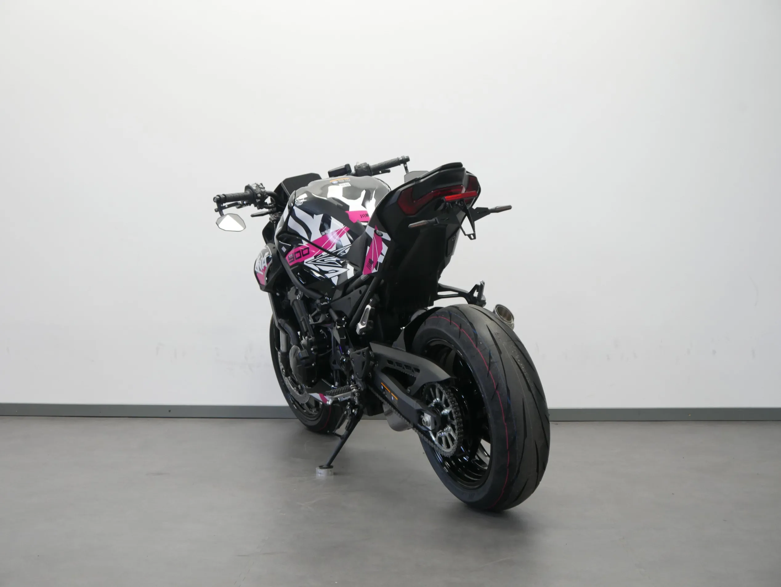 Z 900 LLC