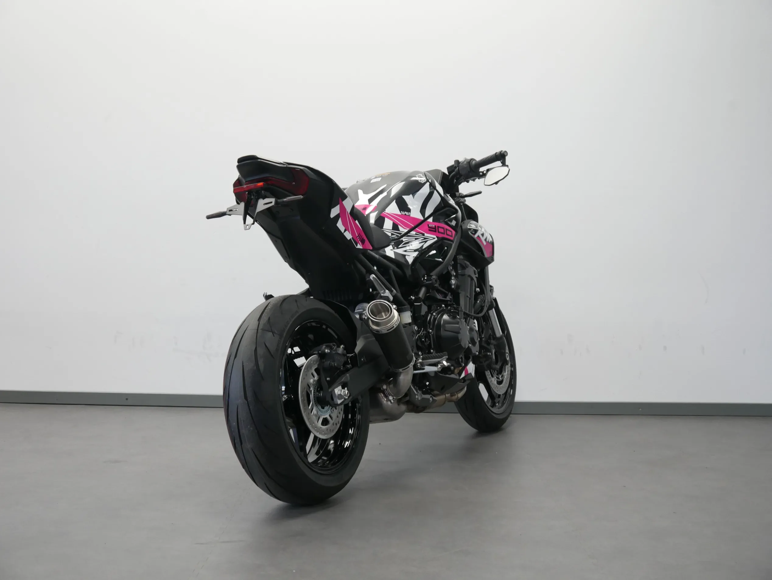 Z 900 LLC